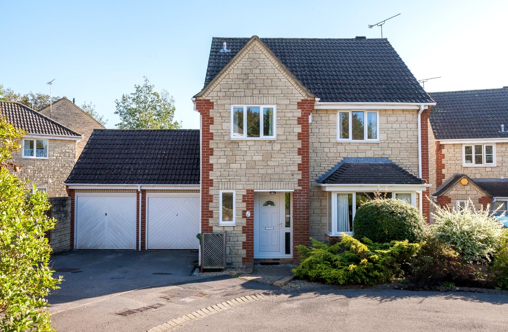 Property in Randall Court, Corsham, SN13 9XF