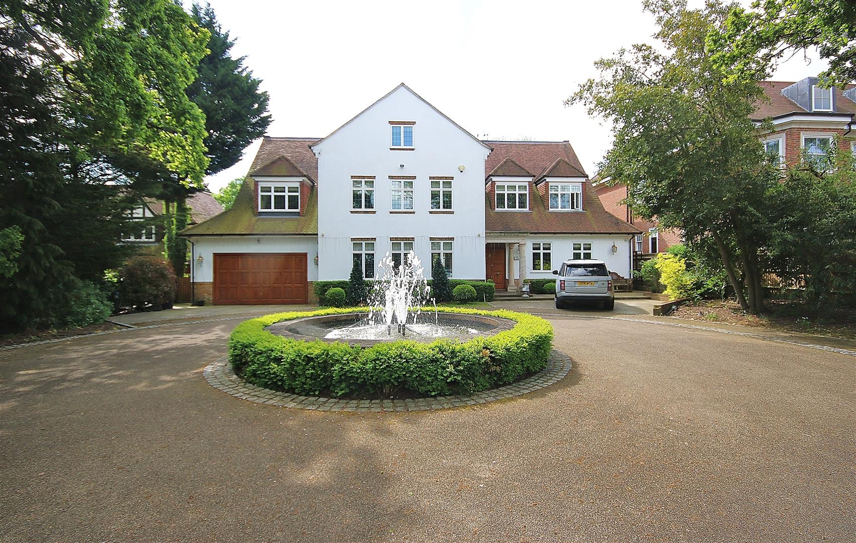 Property in Beech Hill, Hadley Wood, Herts, EN4 0JP