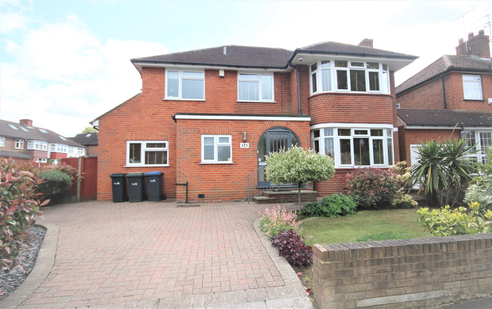 Home Estate agents in Hadley Wood, Cockfosters, Southgate, Oakwood