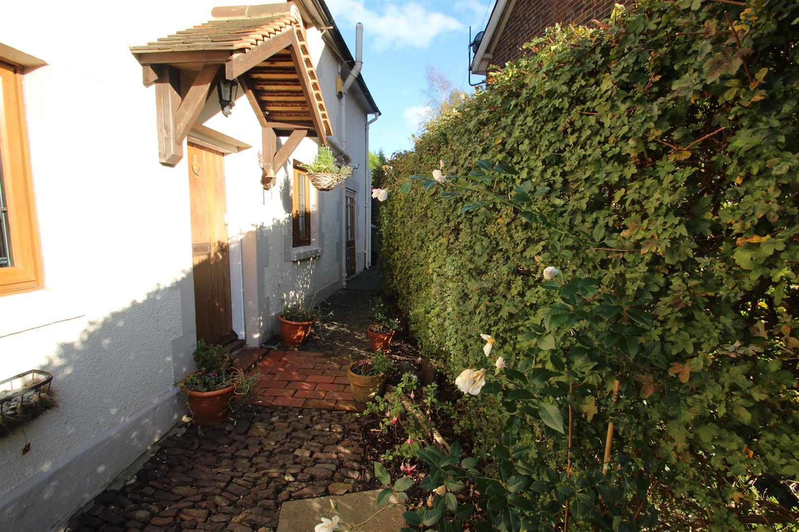 Property in Somerset Road, Redhill, Surrey, RH1 6LT