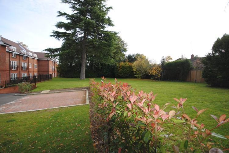 Property in Reigate Road, Reigate, Surrey, RH2 0RE