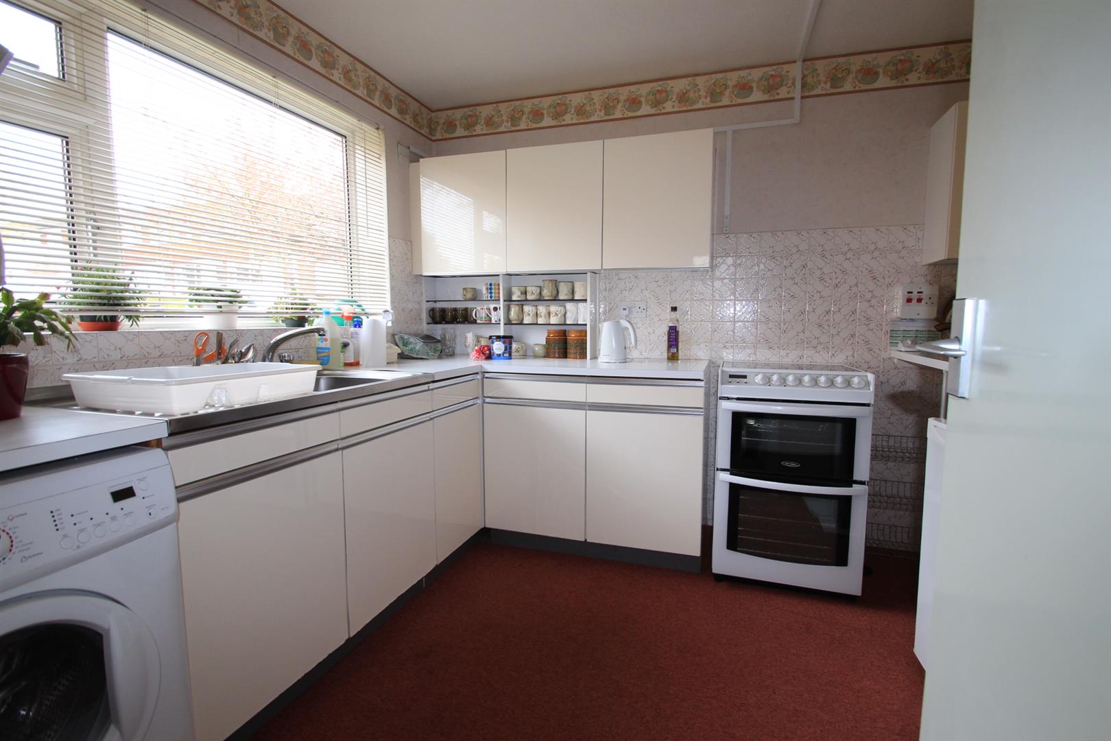 Property in Saxon Way, Reigate, Surrey, RH2 9DH