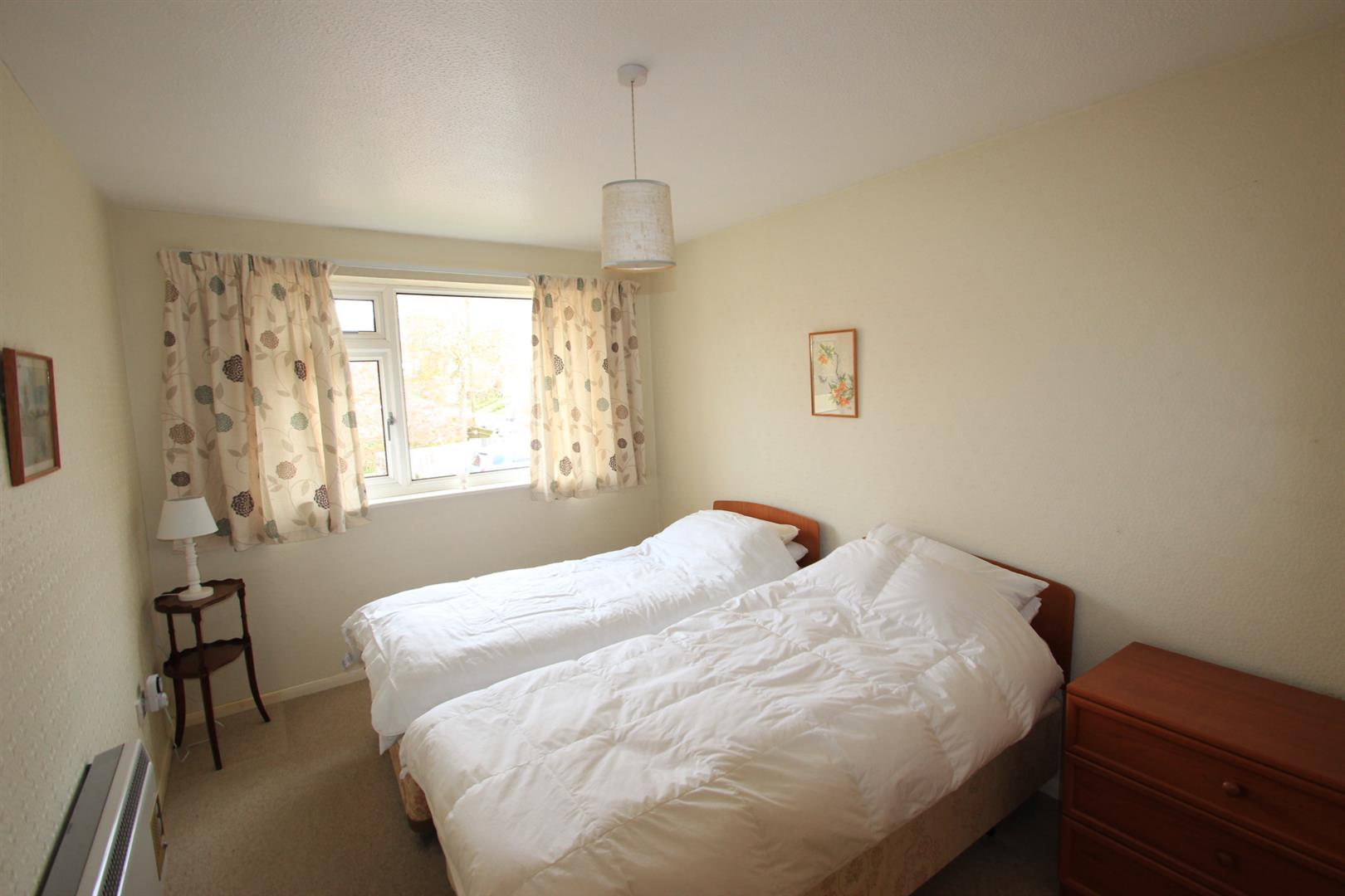 Property in Saxon Way, Reigate, Surrey, RH2 9DH