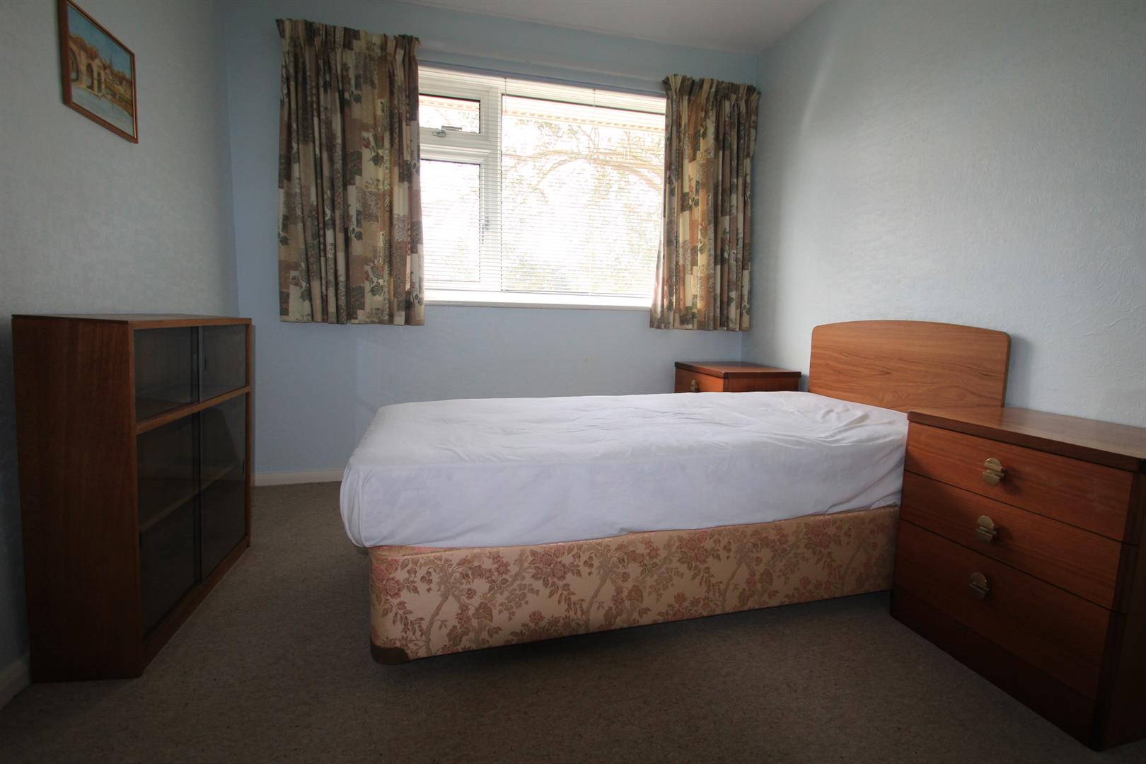 Property in Saxon Way, Reigate, Surrey, RH2 9DH