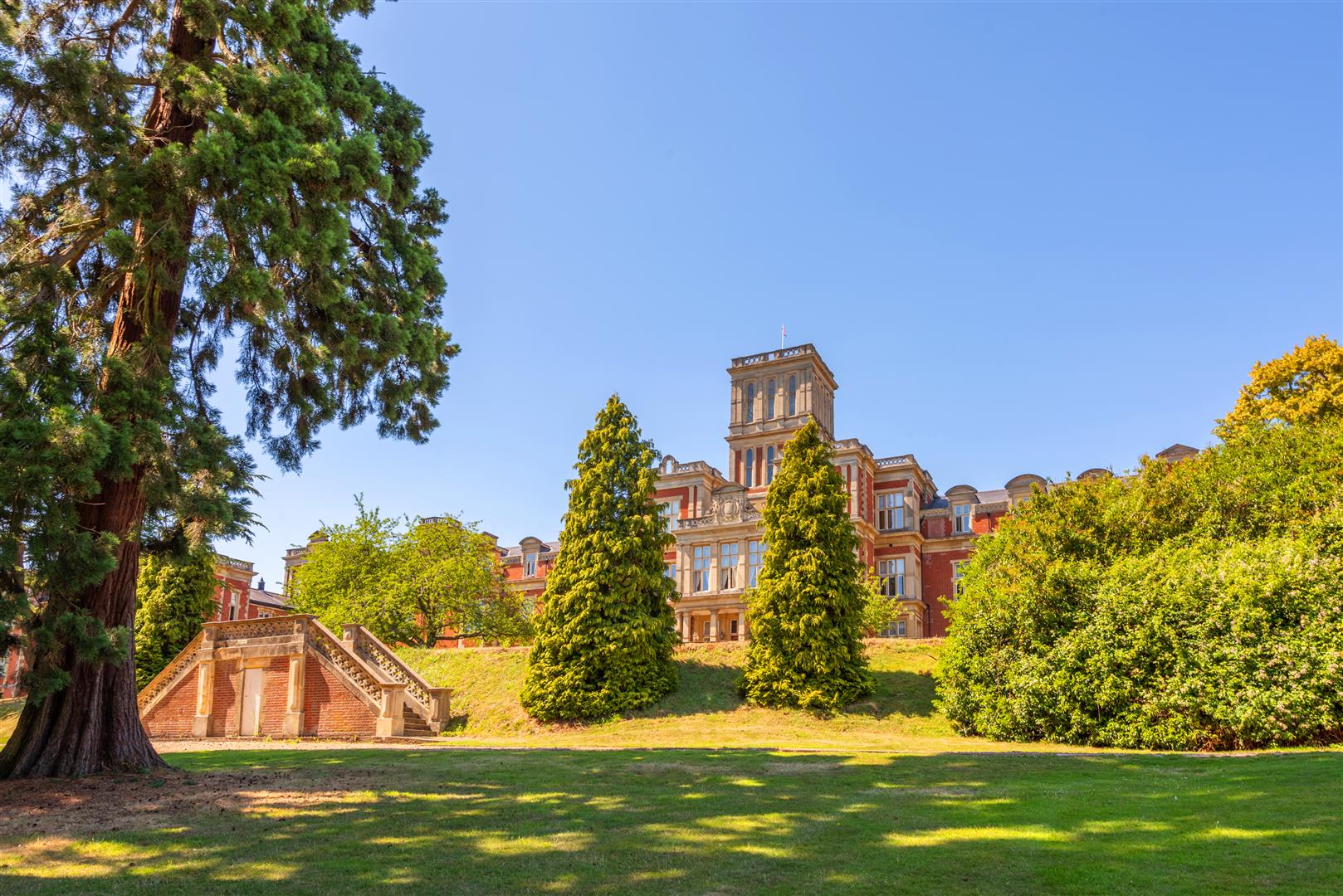 Property in Royal Earlswood Park, Redhill, Surrey, RH1 6TF