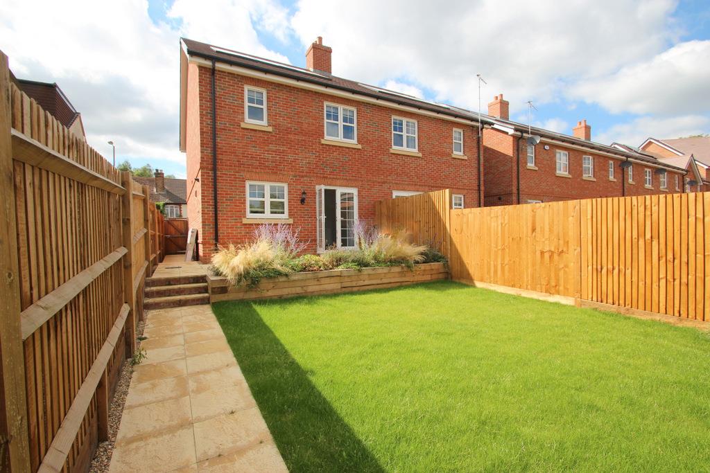 Property in Horley Road, Redhill, Surrey, RH1 5AL