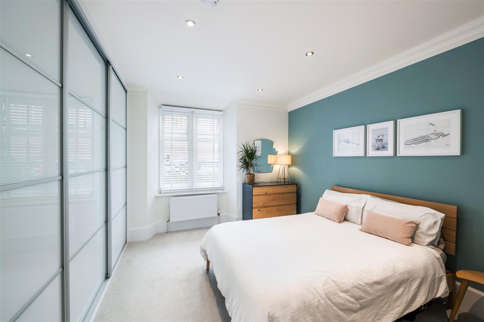 Property in Royal Earlswood Park, Earlswood, Redhill, Surrey, RH1 6TE