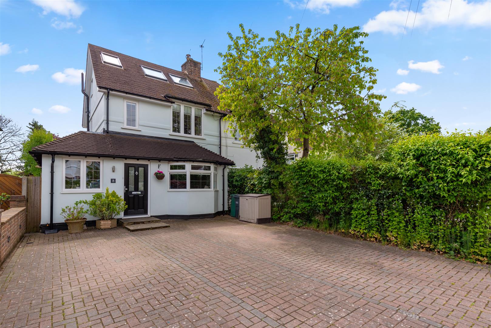 Your local Estate Agent, Estate Agents in Reigate and Horley Sales