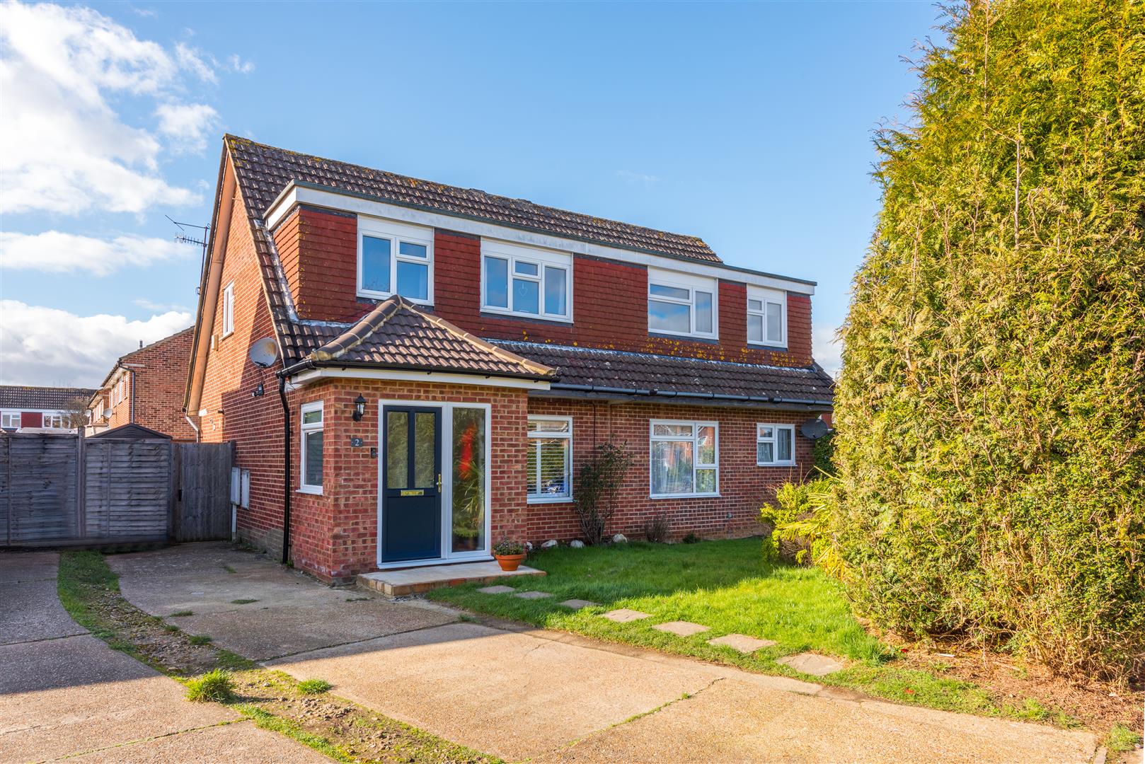 Your local Estate Agent, Estate Agents in Reigate and Horley Sales