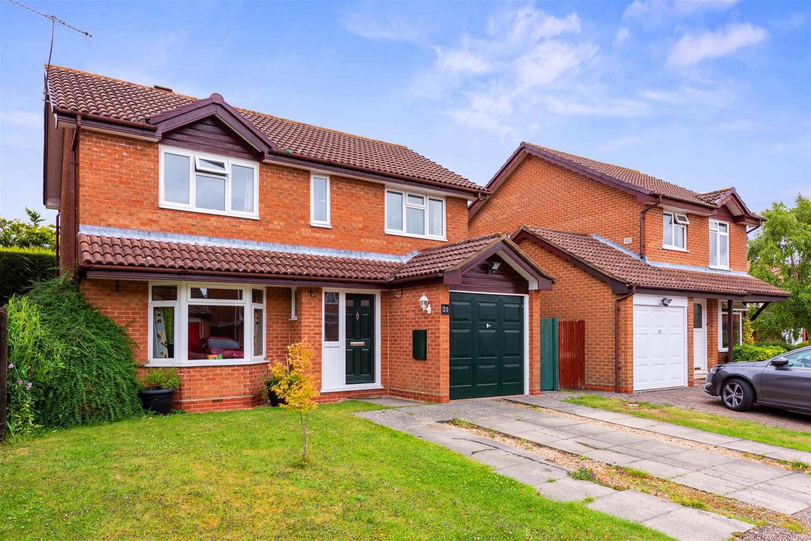 Property in Hayes Walk, Smallfield, Smallfield Horley, Surrey, RH6 9QW