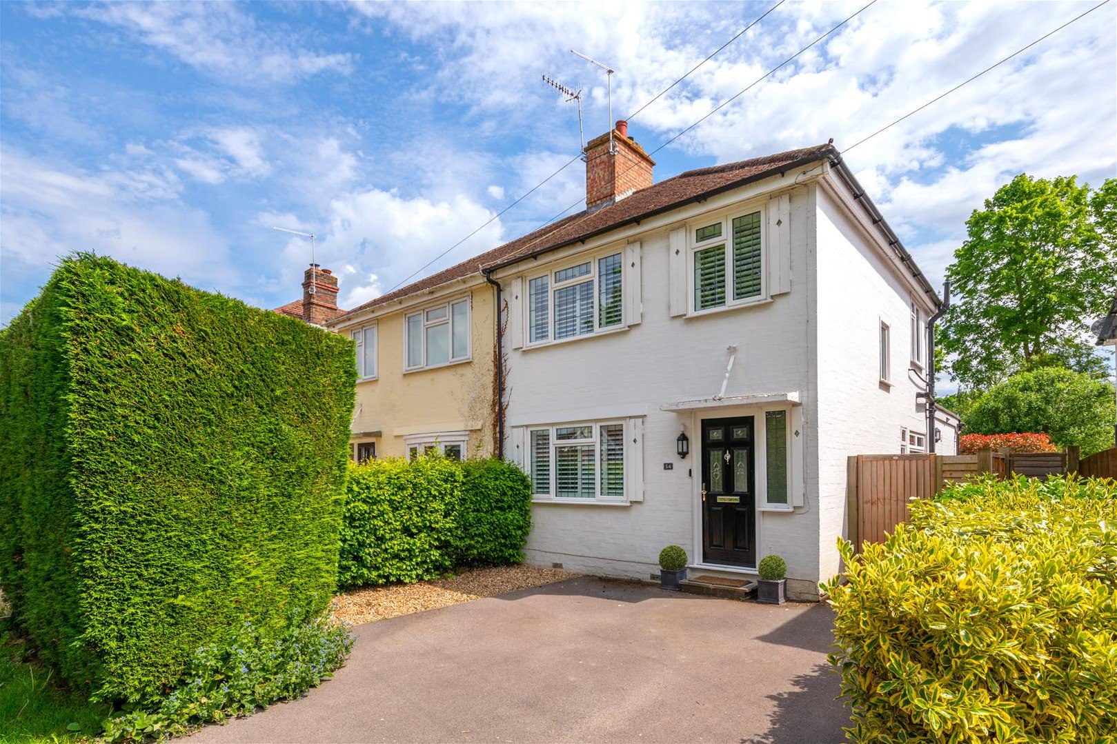 Property in Avenue Gardens, Horley, Surrey, RH6 9BS