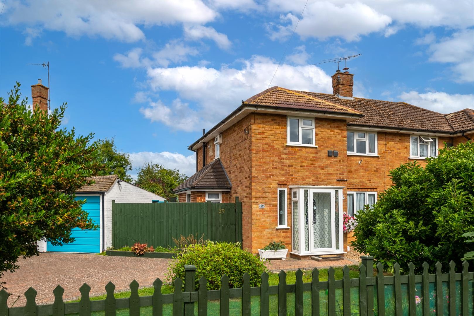 Property in Redehall Road, Smallfield, Smallfield Horley, Surrey, RH6 9PX
