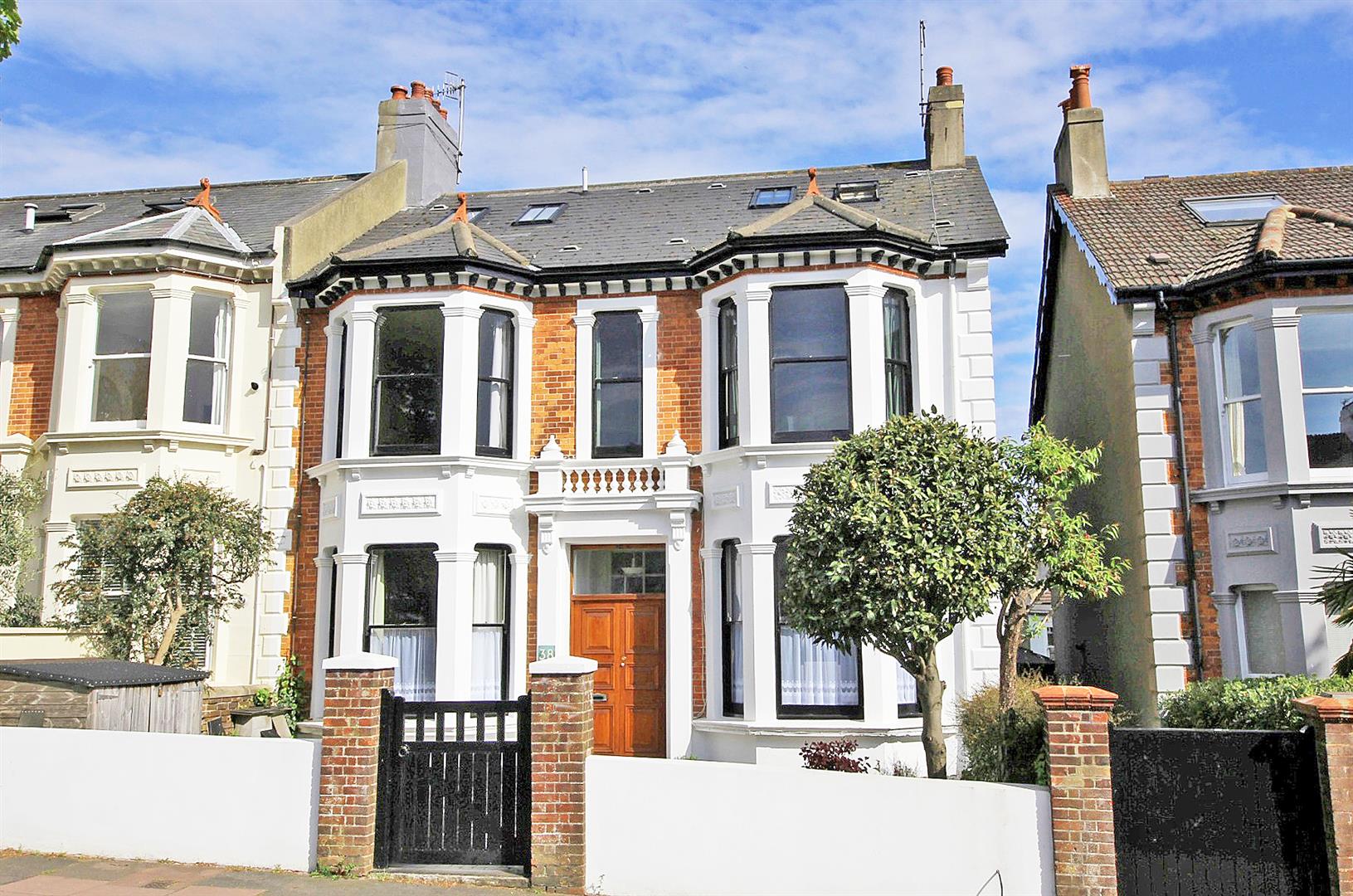 Property in Stanford Avenue, Brighton