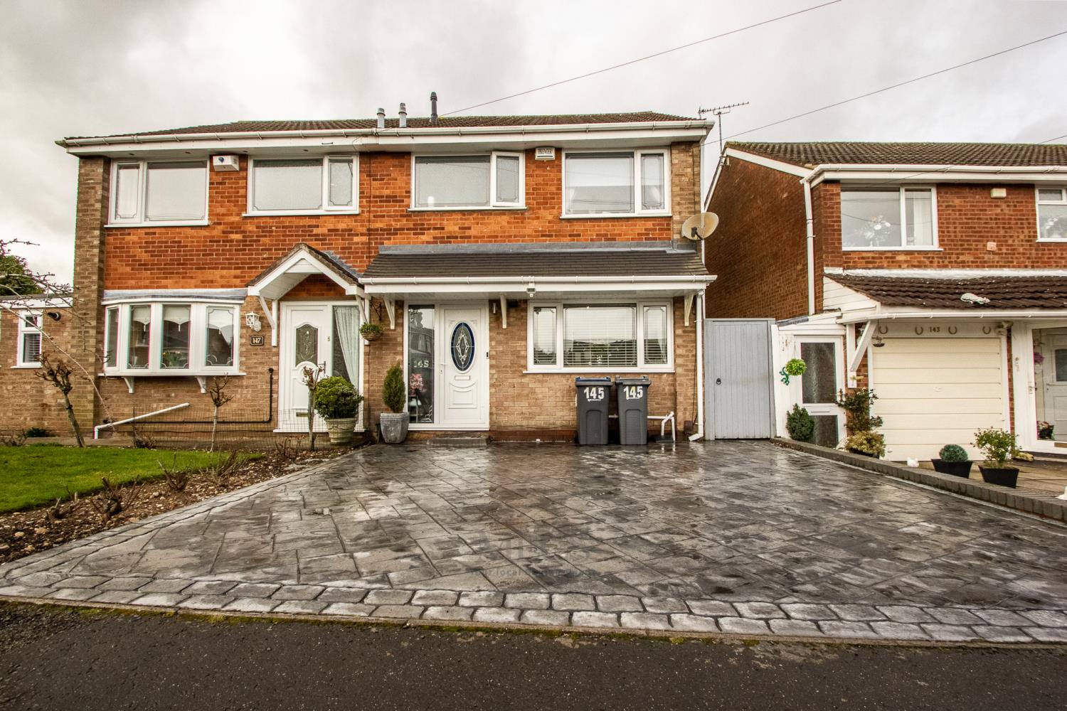 Property in 145 Pinewood Drive, Bartley Green, Birmingham, B32 4LG