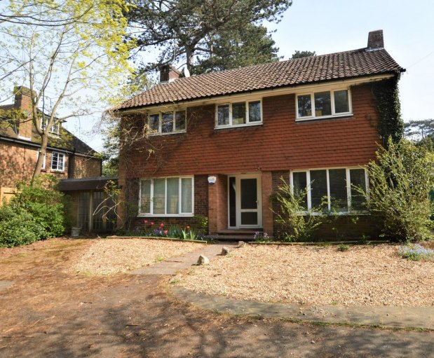 Property in Woodfield Lane, Ashtead, KT21 2BE