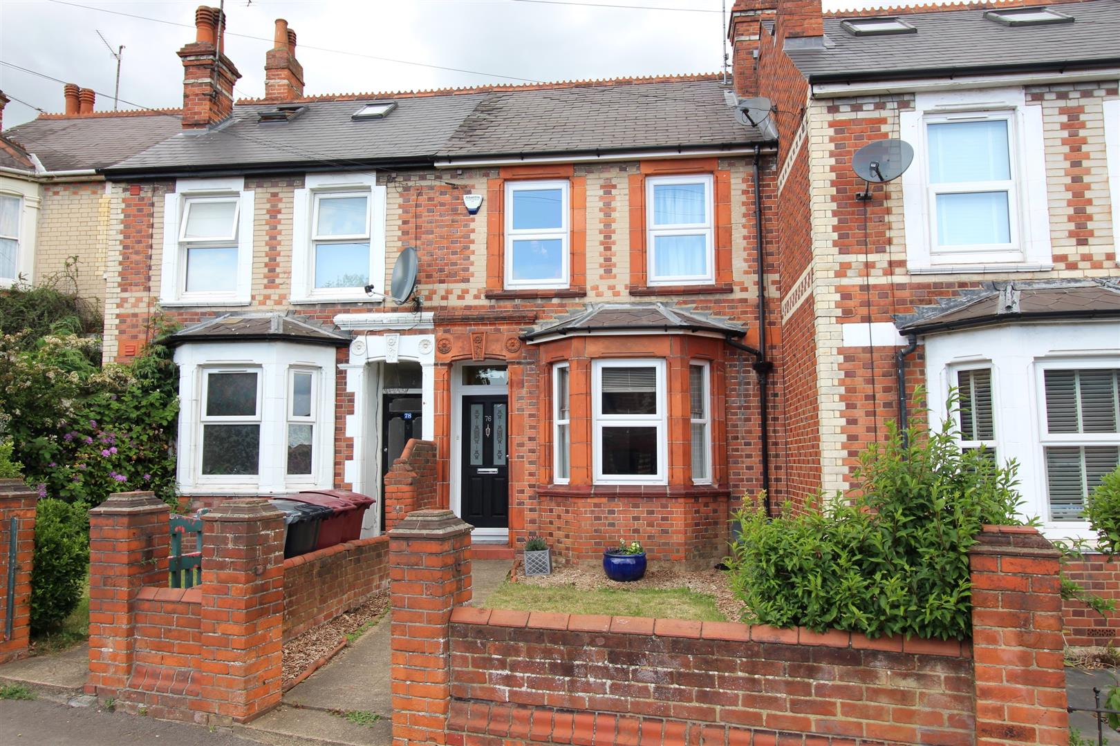 Property in Grovelands Road, West Reading, Reading, Berkshire, RG30 2NY