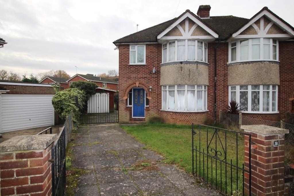 Property in Worcester Close, Southcote, Reading, Berkshire, RG30 3BN