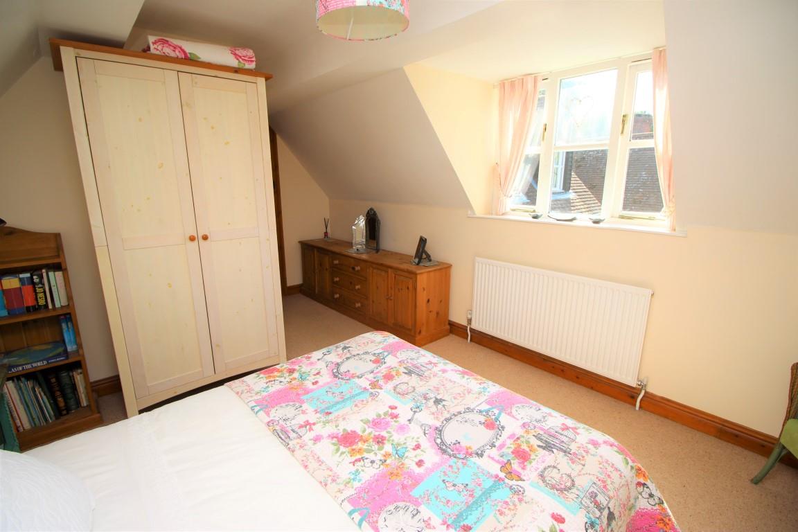 Property in Burnt Hill, Yattendon, West Berkshire, RG18 0XD