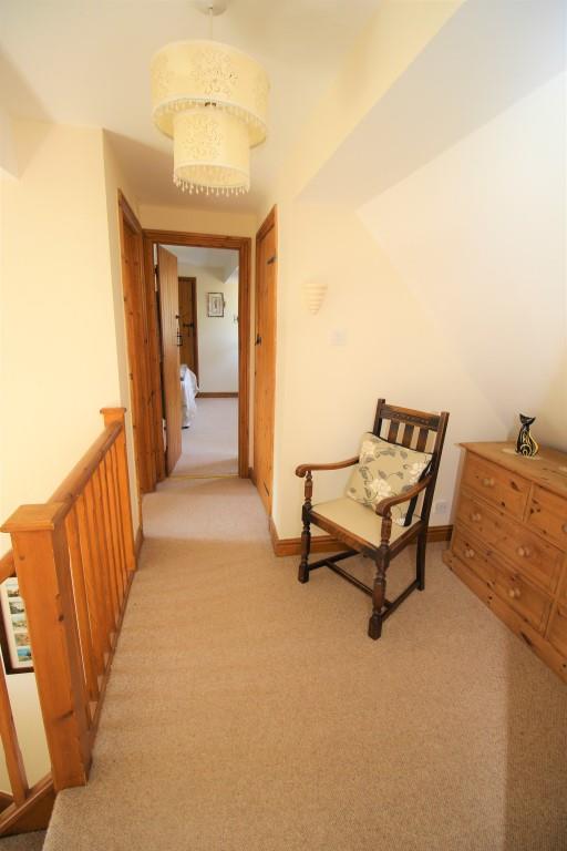 Property in Burnt Hill, Yattendon, West Berkshire, RG18 0XD