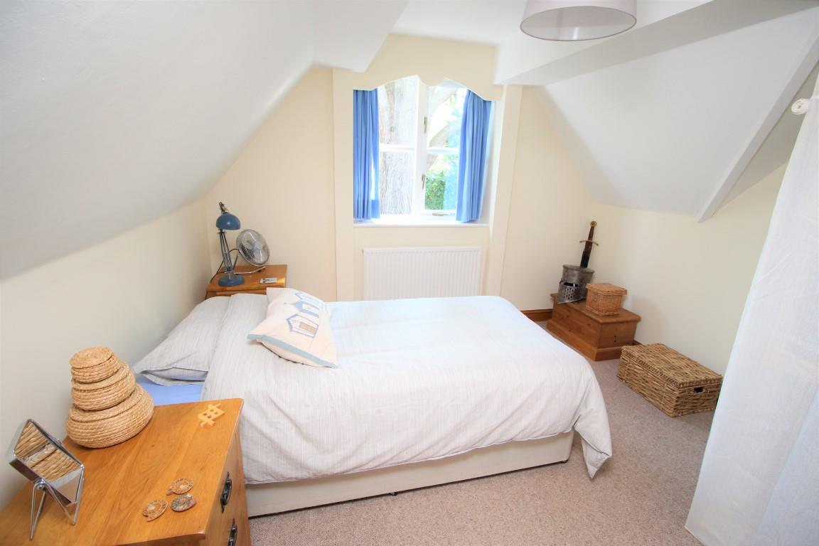 Property in Burnt Hill, Yattendon, West Berkshire, RG18 0XD