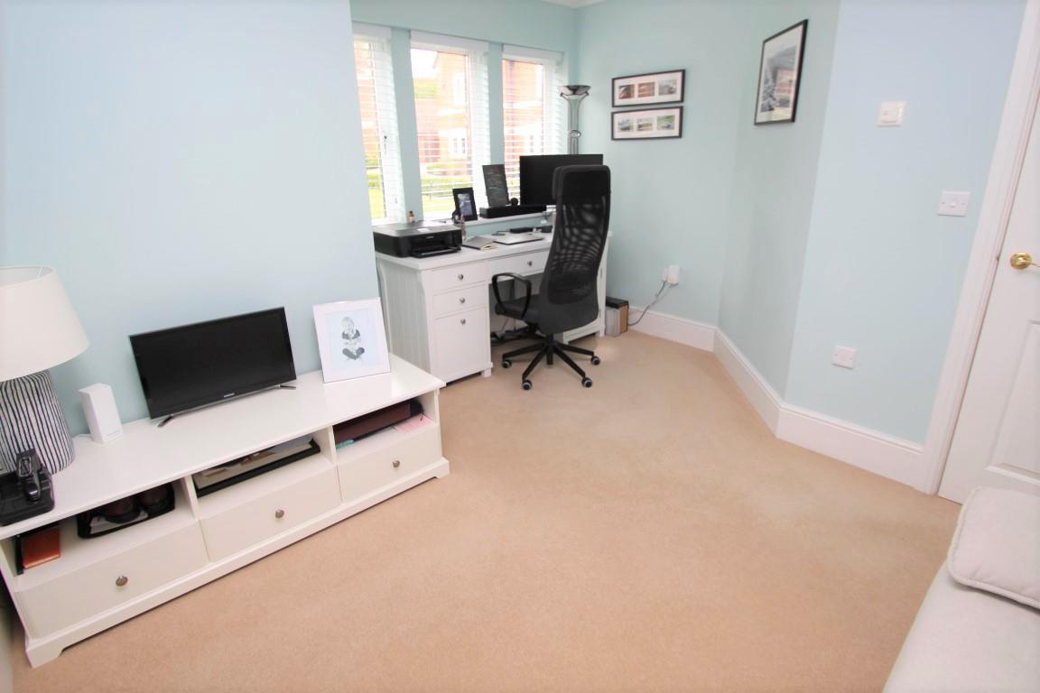 Property in Abbey Gardens, Upper Woolhampton, West Berkshire, RG7 5TZ