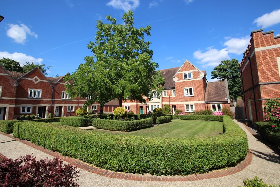 Property in Abbey Gardens, Upper Woolhampton, West Berkshire, RG7 5TZ