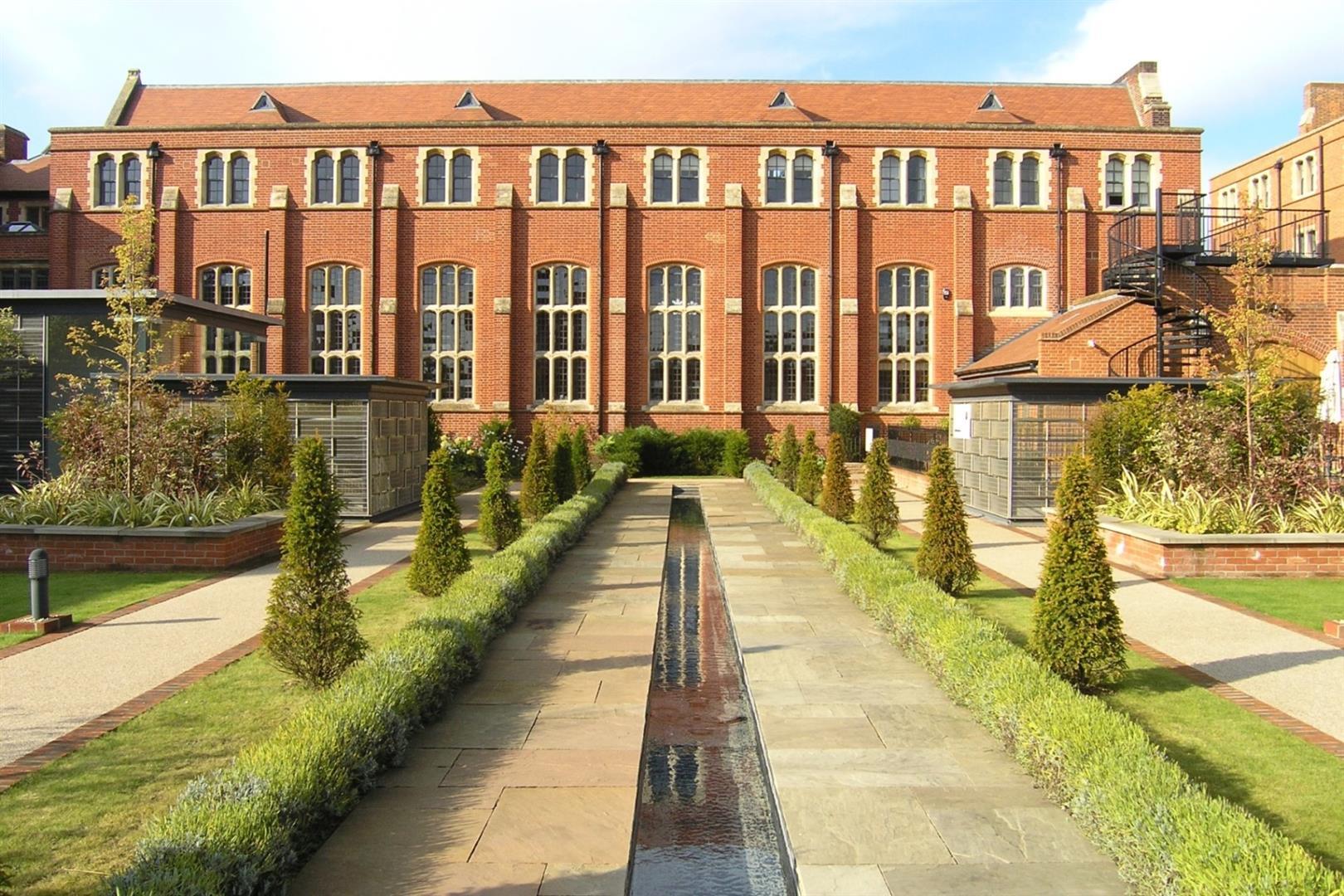 Property in Abbey Gardens, Upper Woolhampton, West Berkshire, RG7 5TZ