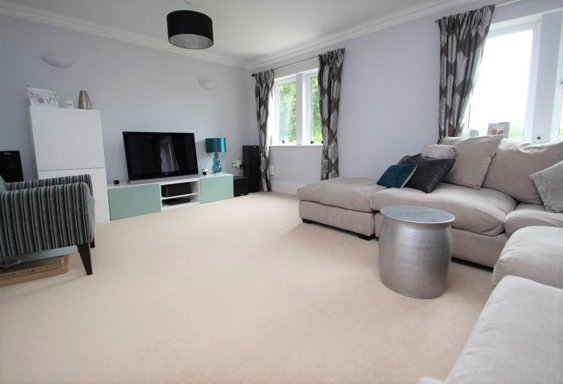 Property in Abbey Gardens, Upper Woolhampton, West Berkshire, RG7 5TZ