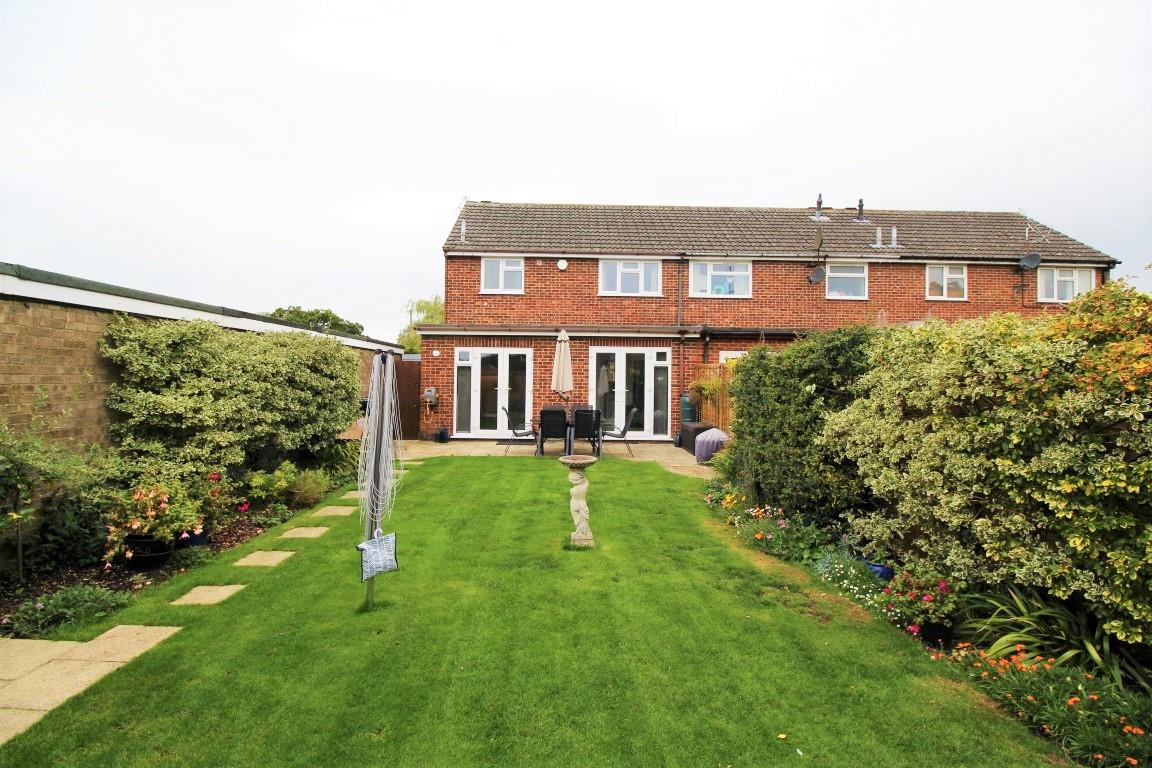 Property in Farm Drive, Tilehurst, Reading, Berkshire, RG31 4EU