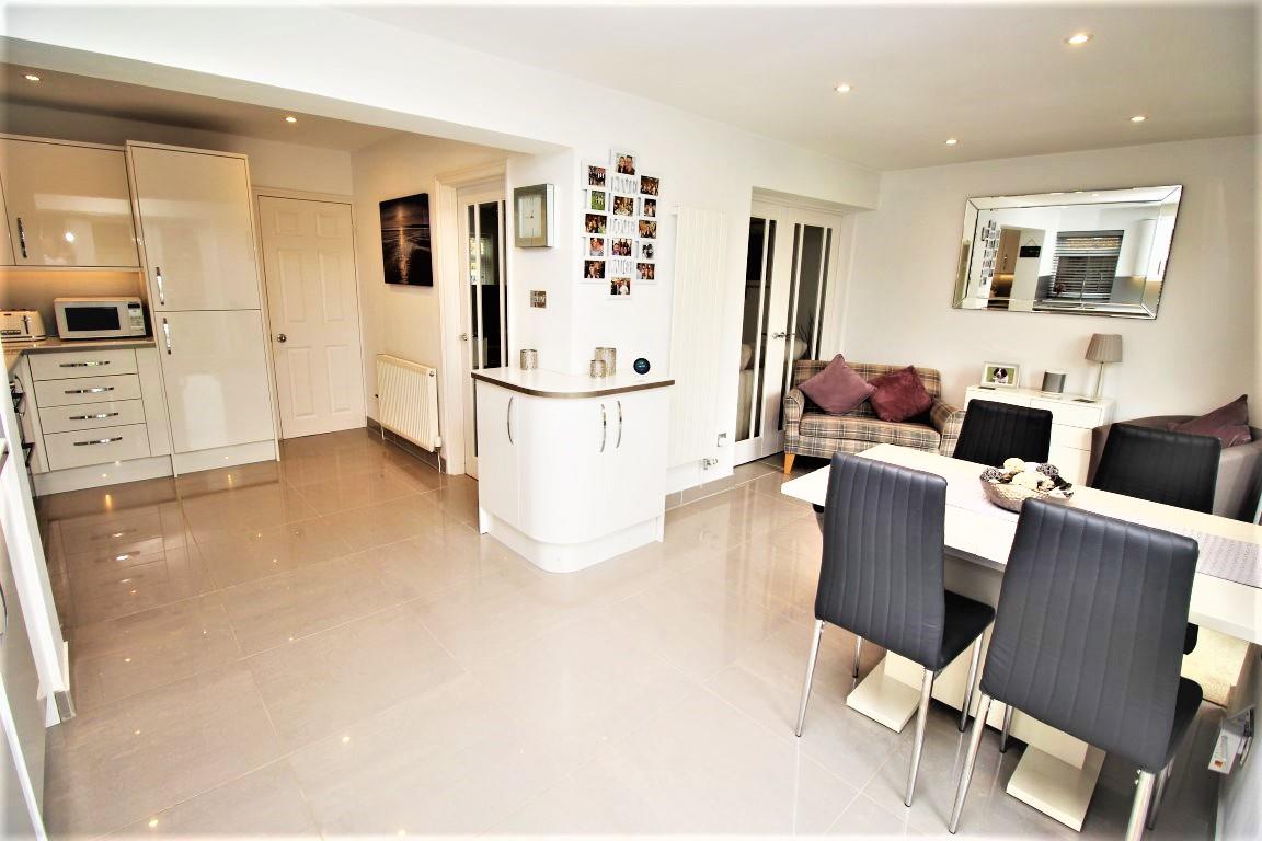 Property in Farm Drive, Tilehurst, Reading, Berkshire, RG31 4EU