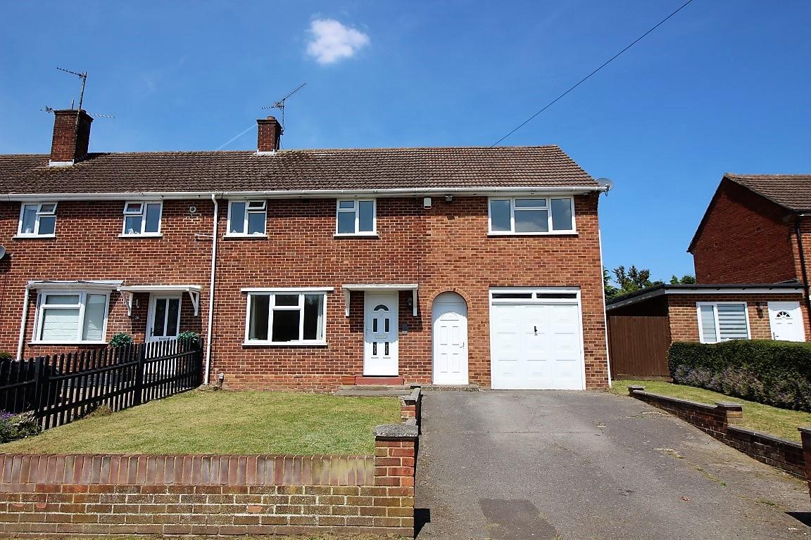 Property in Ashampstead Road, Southcote, Reading, Berkshire, RG30 3LA