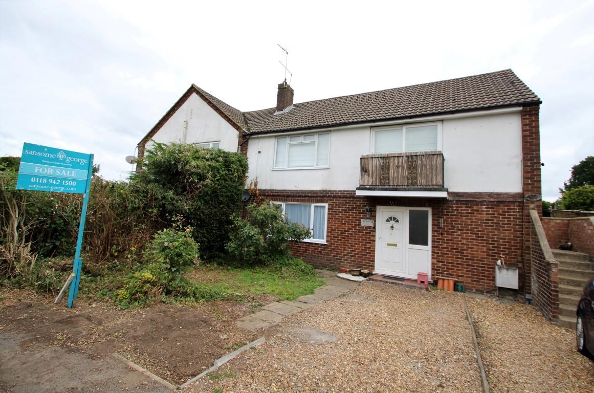 Property in Little Heath Road, Tilehurst, Reading, Berkshire, RG31 5TZ