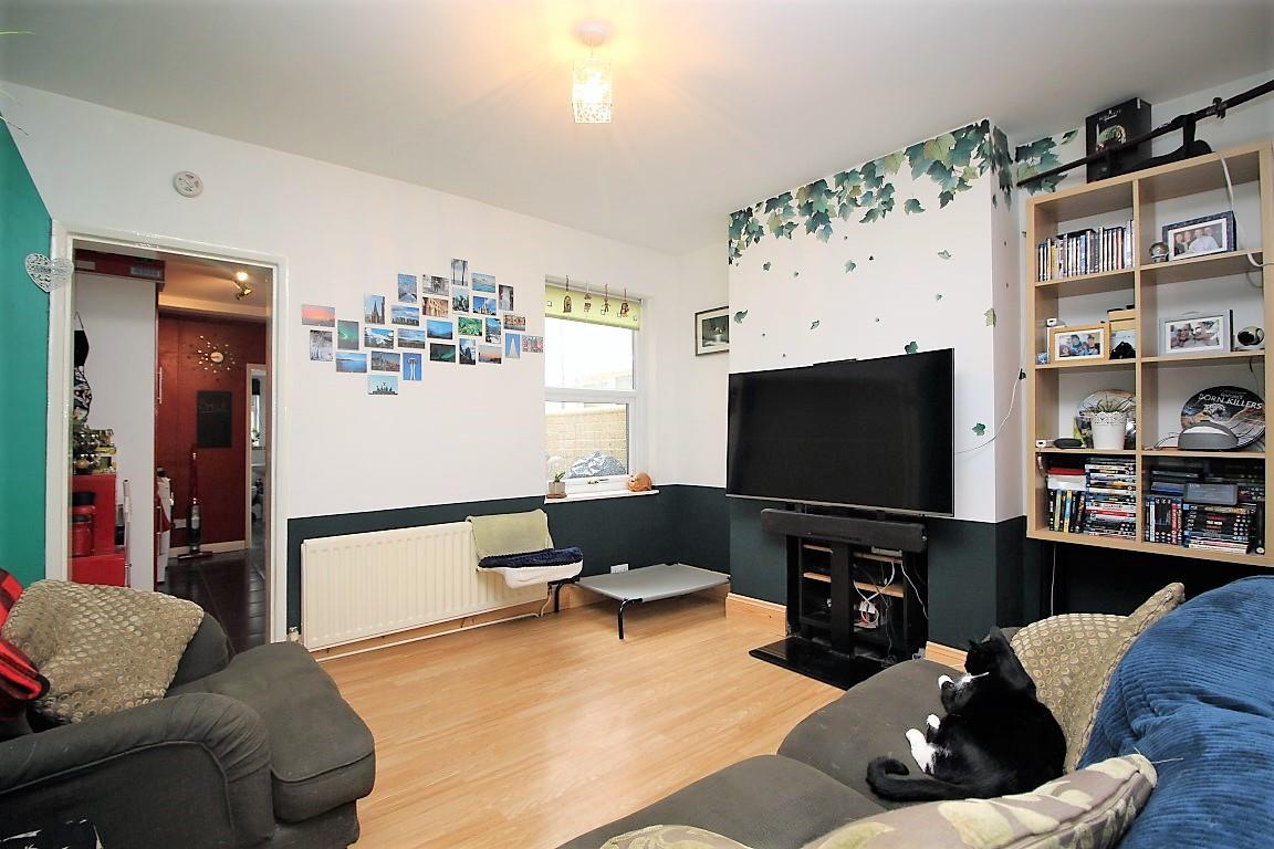 Property in Sherwood Street, Reading, Berkshire, RG30 1LF