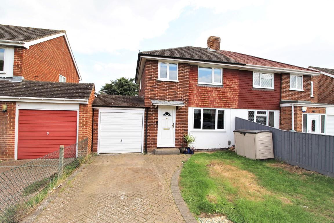 Property in Cotswold Way, Tilehurst, Reading, Berkshire, RG31 6SR