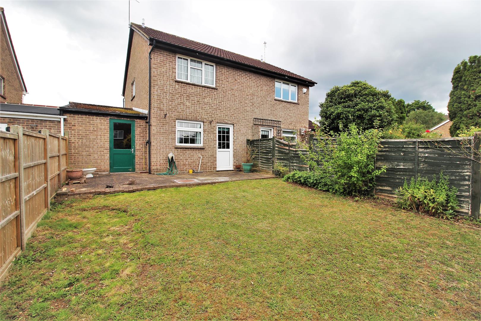 Property in Cornwall Close, Tilehurst, Berkshire, RG31 6FS