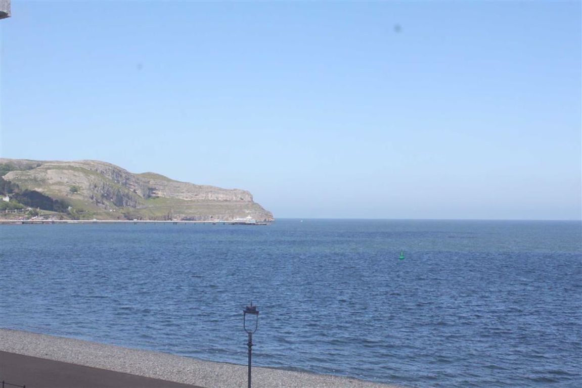 Property in 2 Craig Y Don Parade, Llandudno, LL30