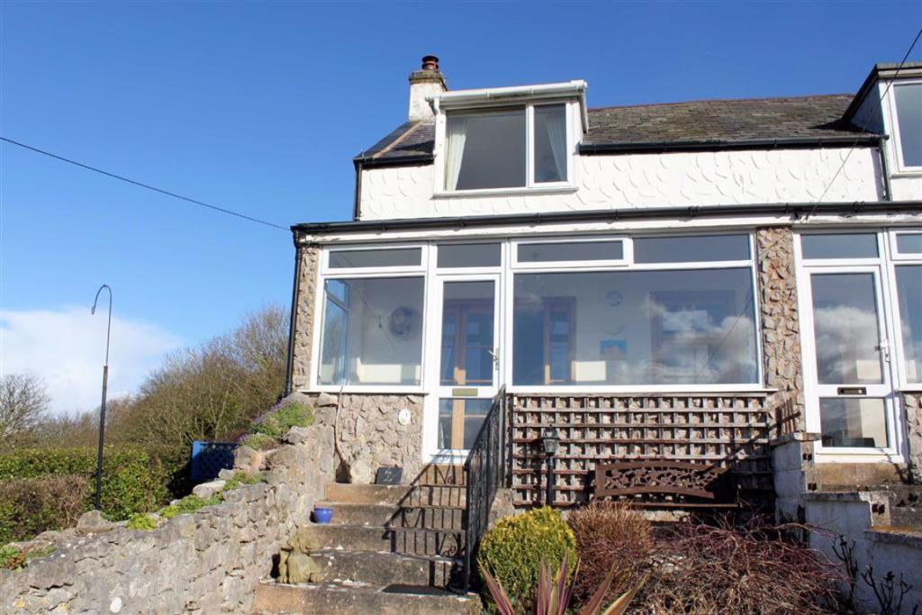 Property in Lower Pant Y Wennol, Craigside, Llandudno, LL30