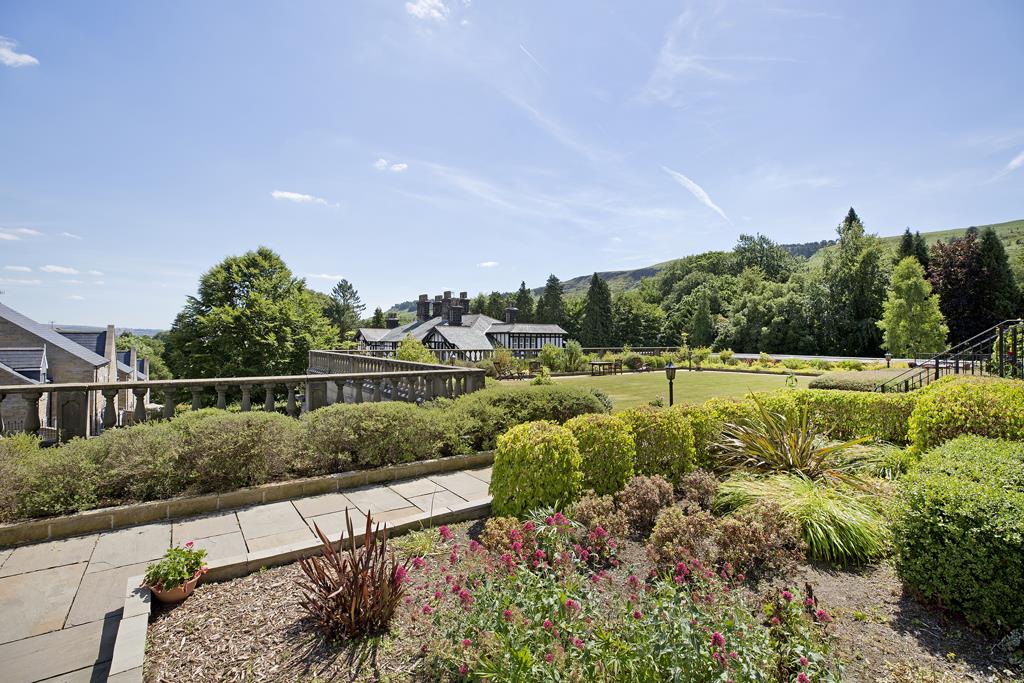 Property in Brodrick Drive, Ilkley, West Yorkshire, LS29 9SP