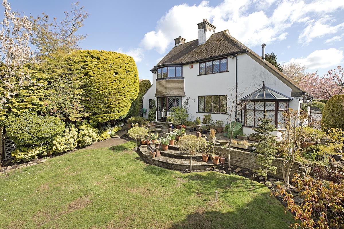 Property in Southway, Manor Park, Burley in Wharefdale, West Yorkshire