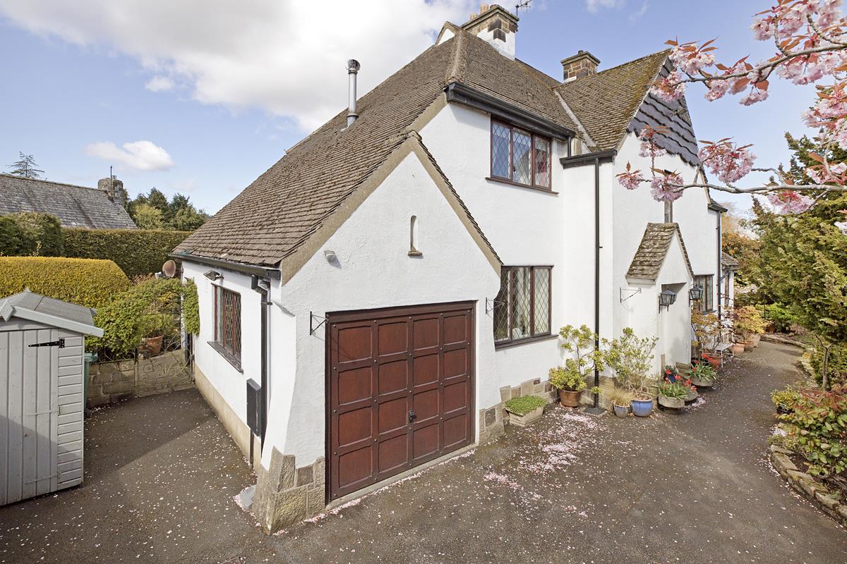 Property in Southway, Manor Park, Burley in Wharefdale, West Yorkshire