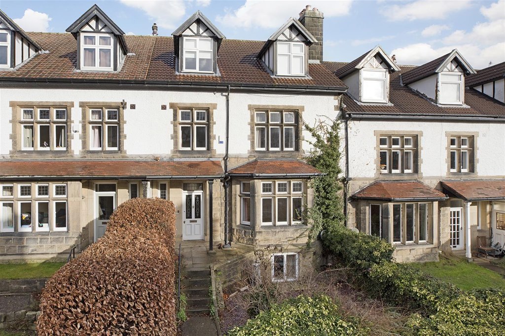 Property in Bolling Road, Ben Rhydding, ILKLEY, West Yorkshire, LS29 8PN