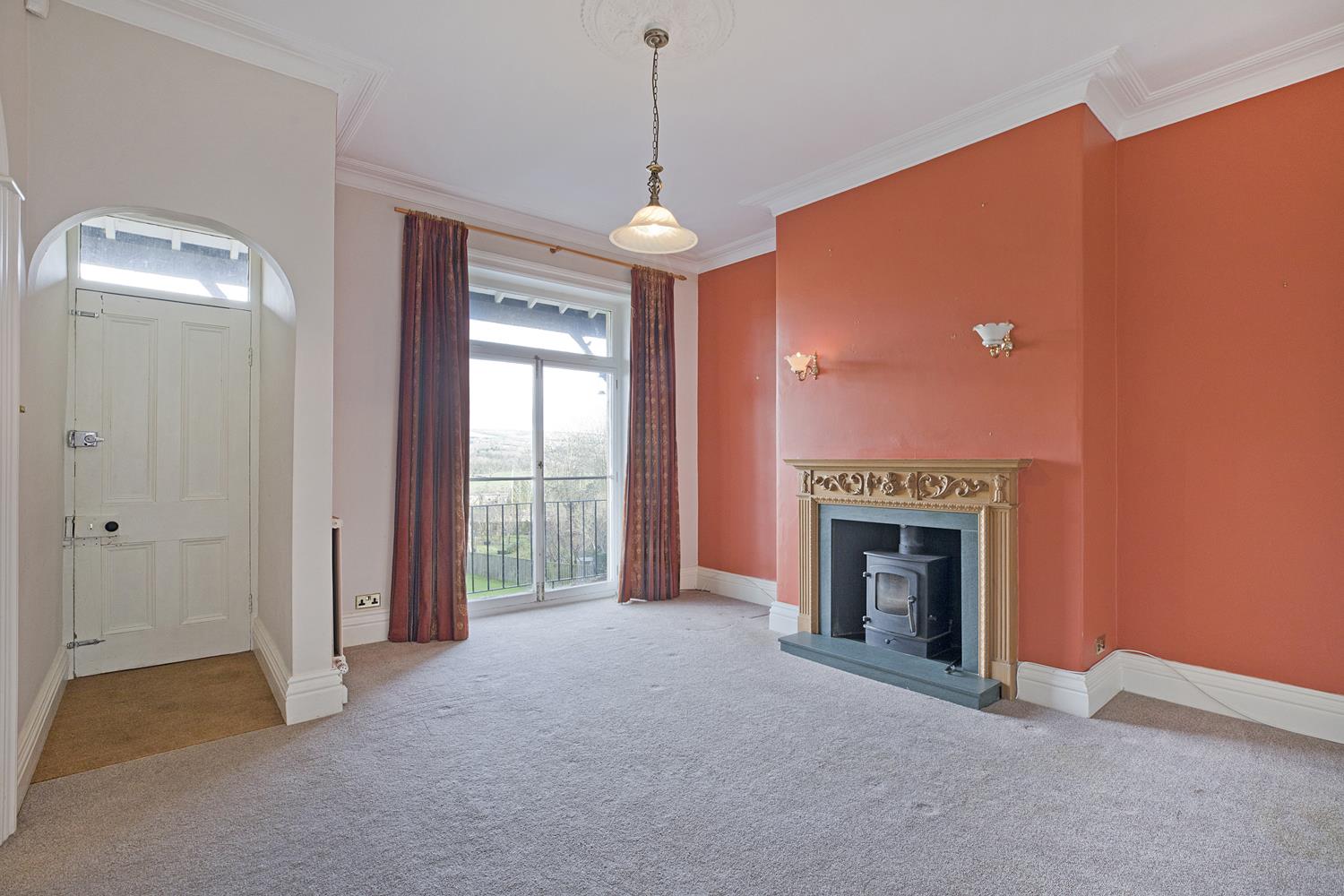 Property in Bolling Road, Ben Rhydding, ILKLEY, West Yorkshire, LS29 8PN