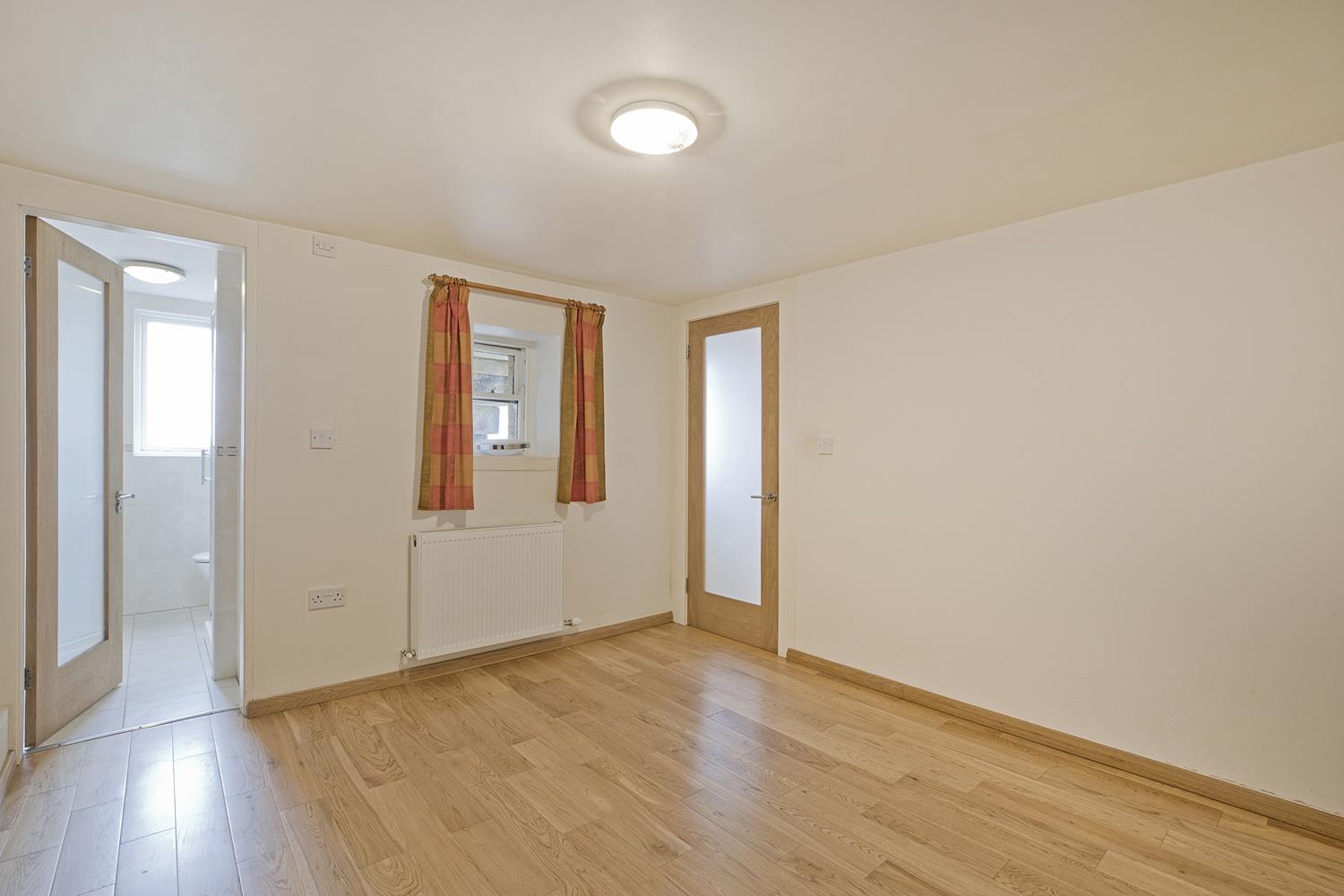 Property in Bolling Road, Ben Rhydding, ILKLEY, West Yorkshire, LS29 8PN