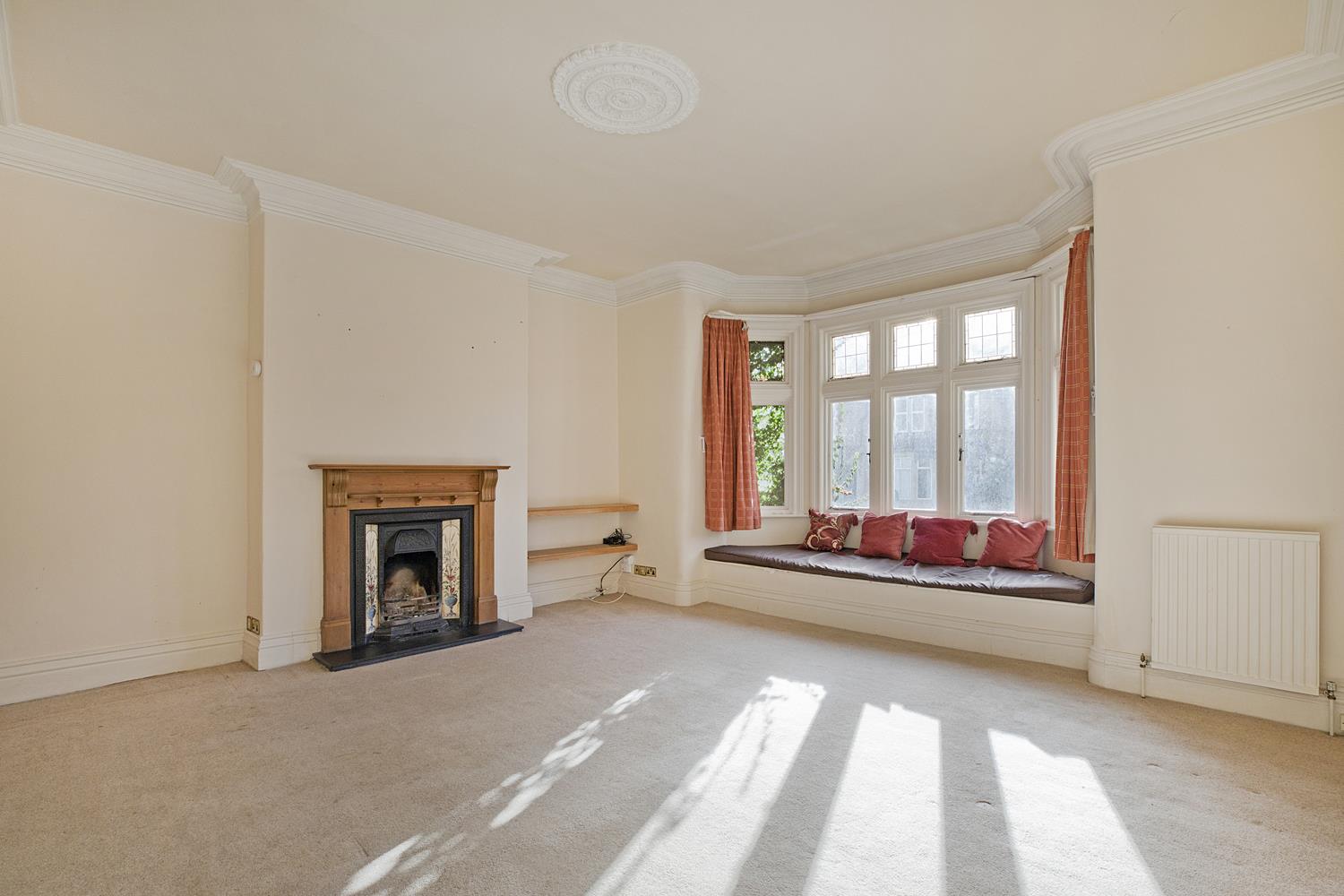 Property in Bolling Road, Ben Rhydding, ILKLEY, West Yorkshire, LS29 8PN