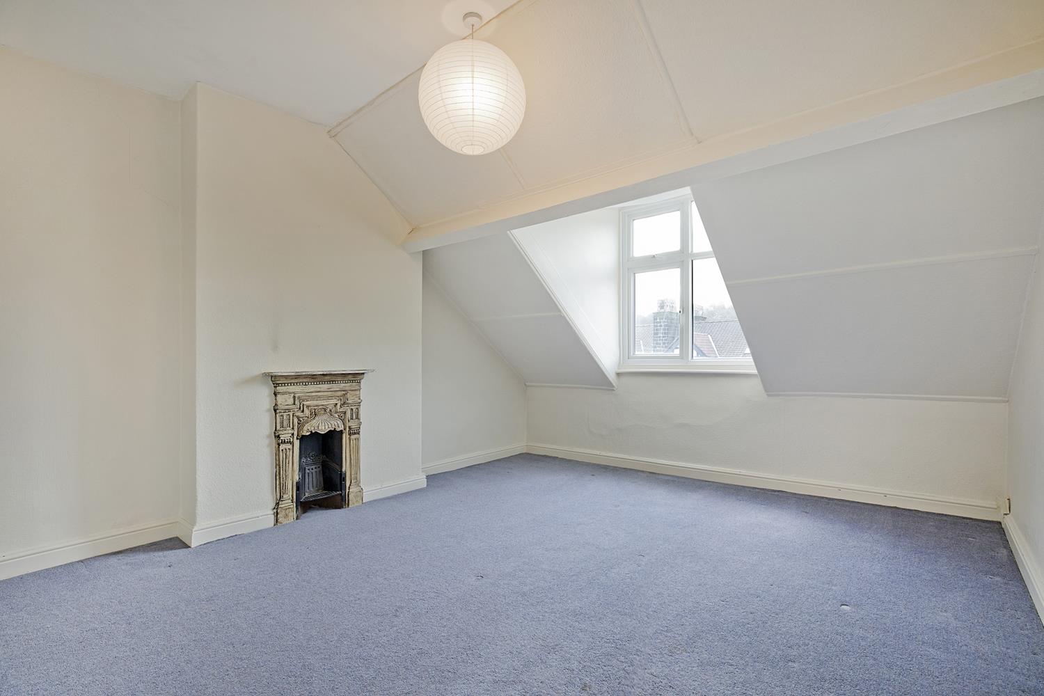 Property in Bolling Road, Ben Rhydding, ILKLEY, West Yorkshire, LS29 8PN