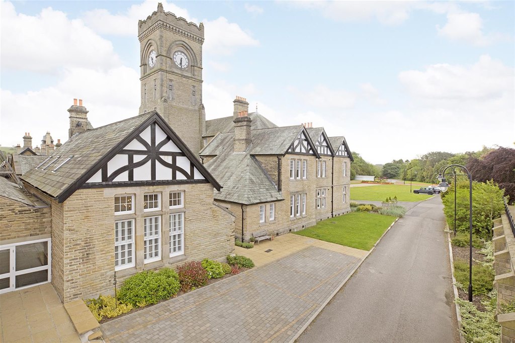 Property in High Royds Fold, Menston, Ilkley, West Yorkshire, LS29 6GU