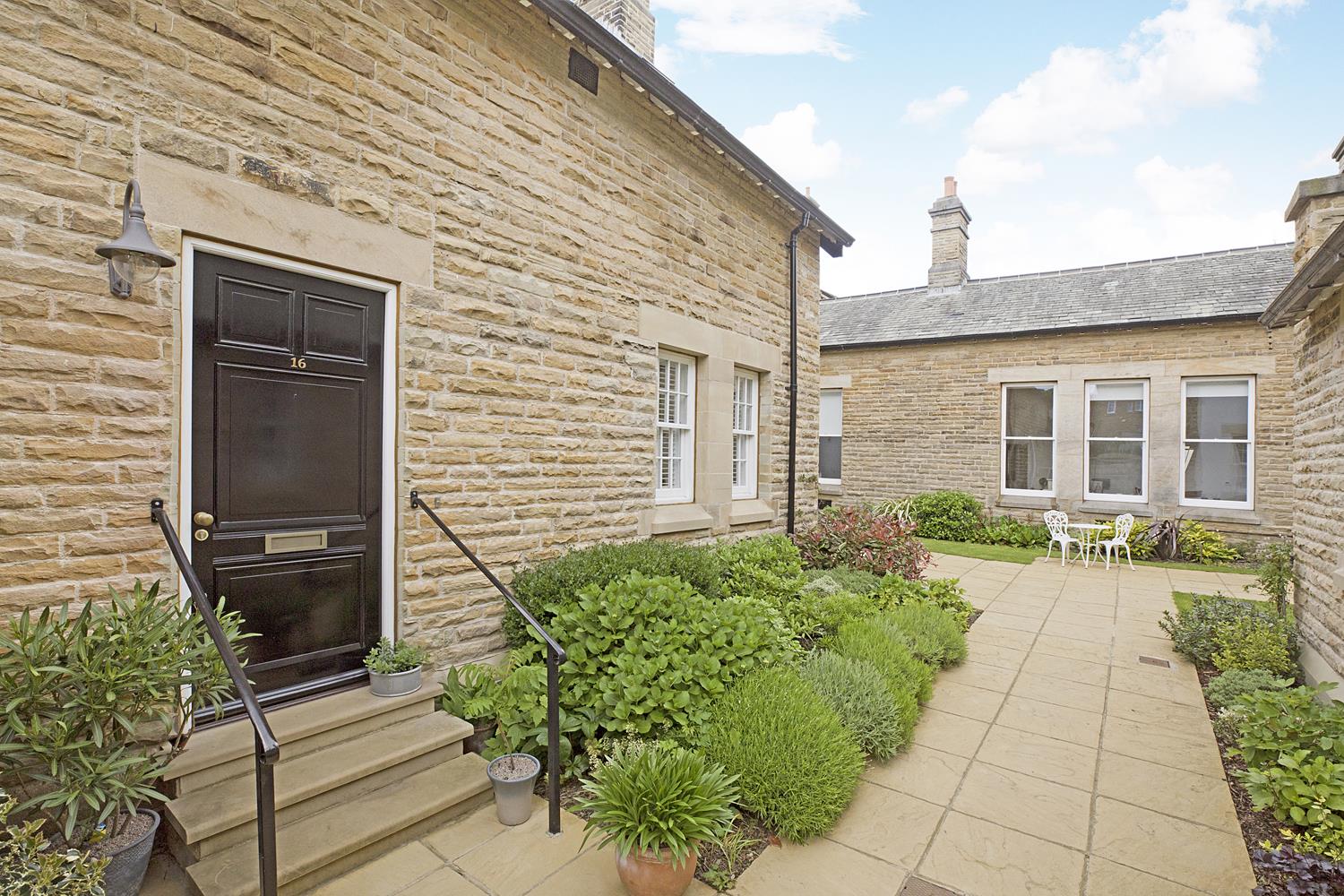 Property in High Royds Fold, Menston, Ilkley, West Yorkshire, LS29 6GU