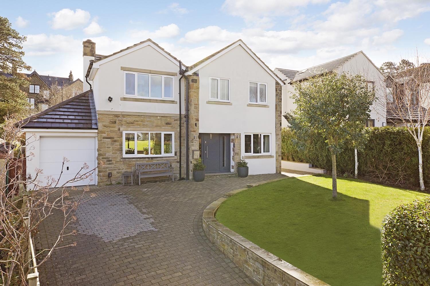 Property in Manley Road, ILKLEY, West Yorkshire, LS29 8QP