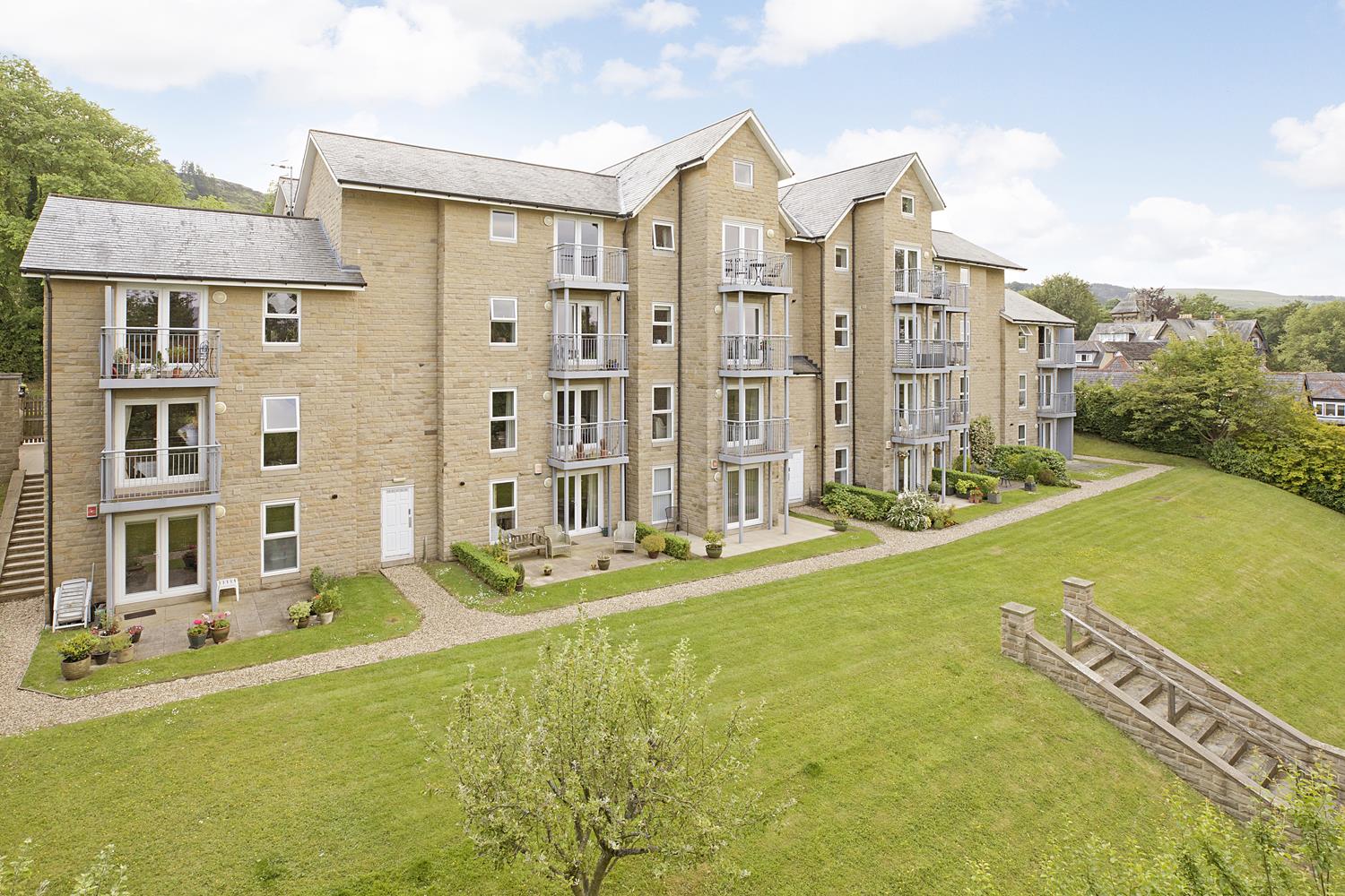 Property in Ben Rhydding Road, Ilkley, West Yorkshire, LS29 8RL