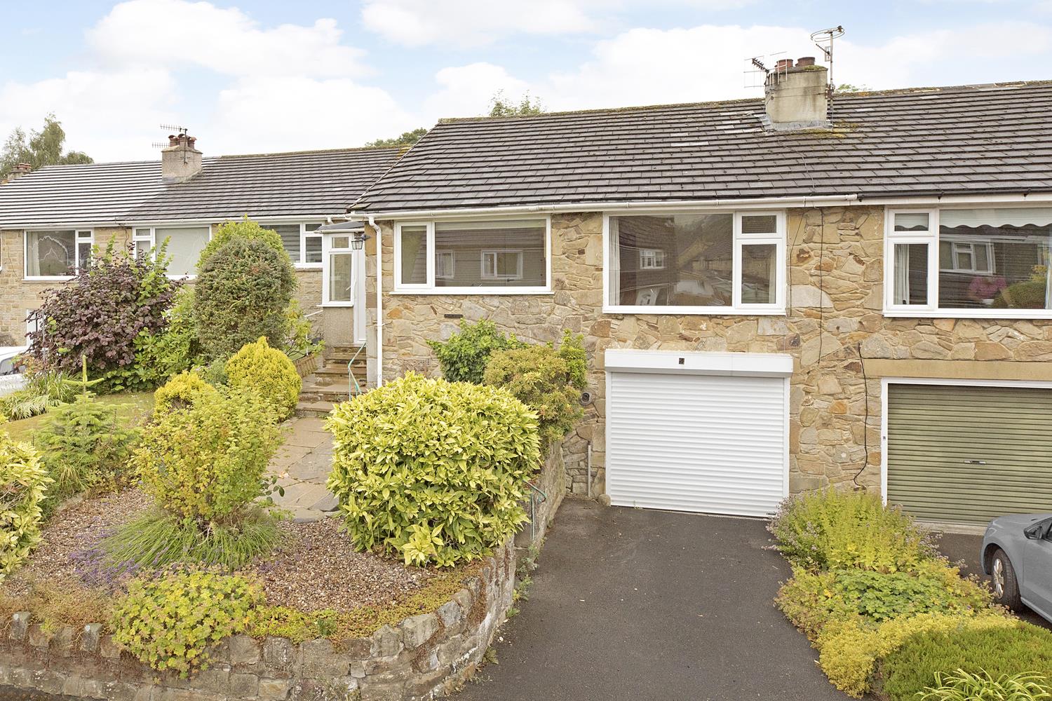 Property in Wharfe Park, Addingham, West Yorkshire, LS29 0QZ